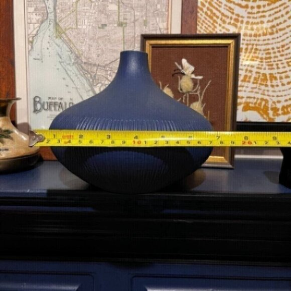 Blue Textured Vase Decor - Picture 4 of 6